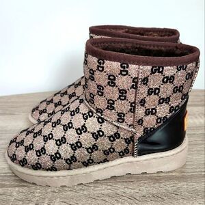 NEW WOMEN'S WINTER VERY BEAUTIFUL BOOTS BROWN WITH GLITTER COLOR SIZE 6,5